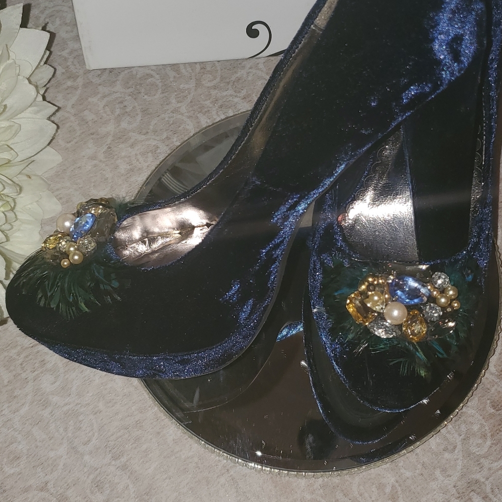 Navy Velvet pumps